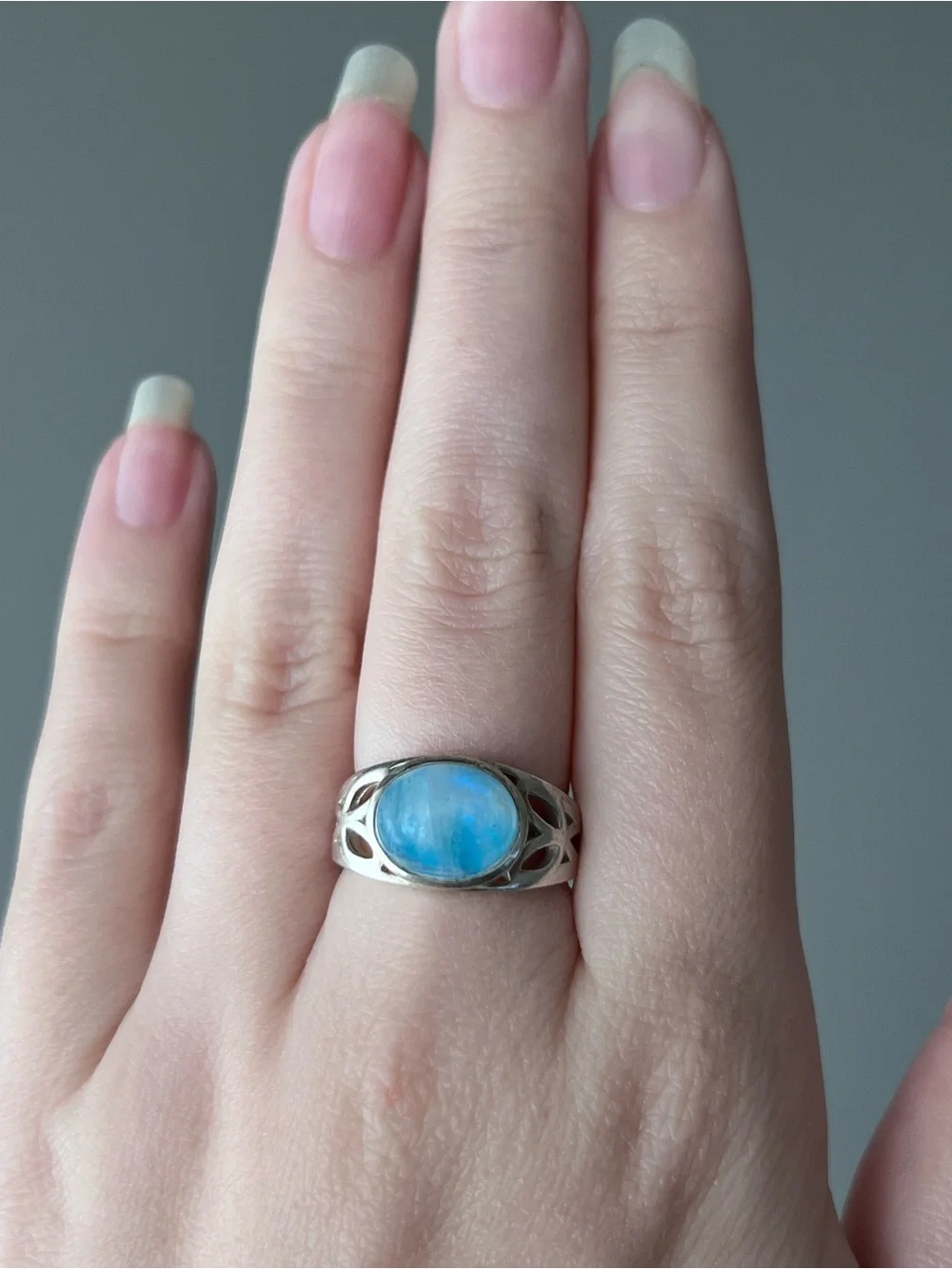 925 Sterling Silver Rainbow Moonstone Size 7 Oval Blue Cabochon Bezel Set